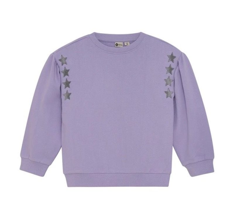 Daily7-sweater-stars-Daily7-250918213837.jpeg